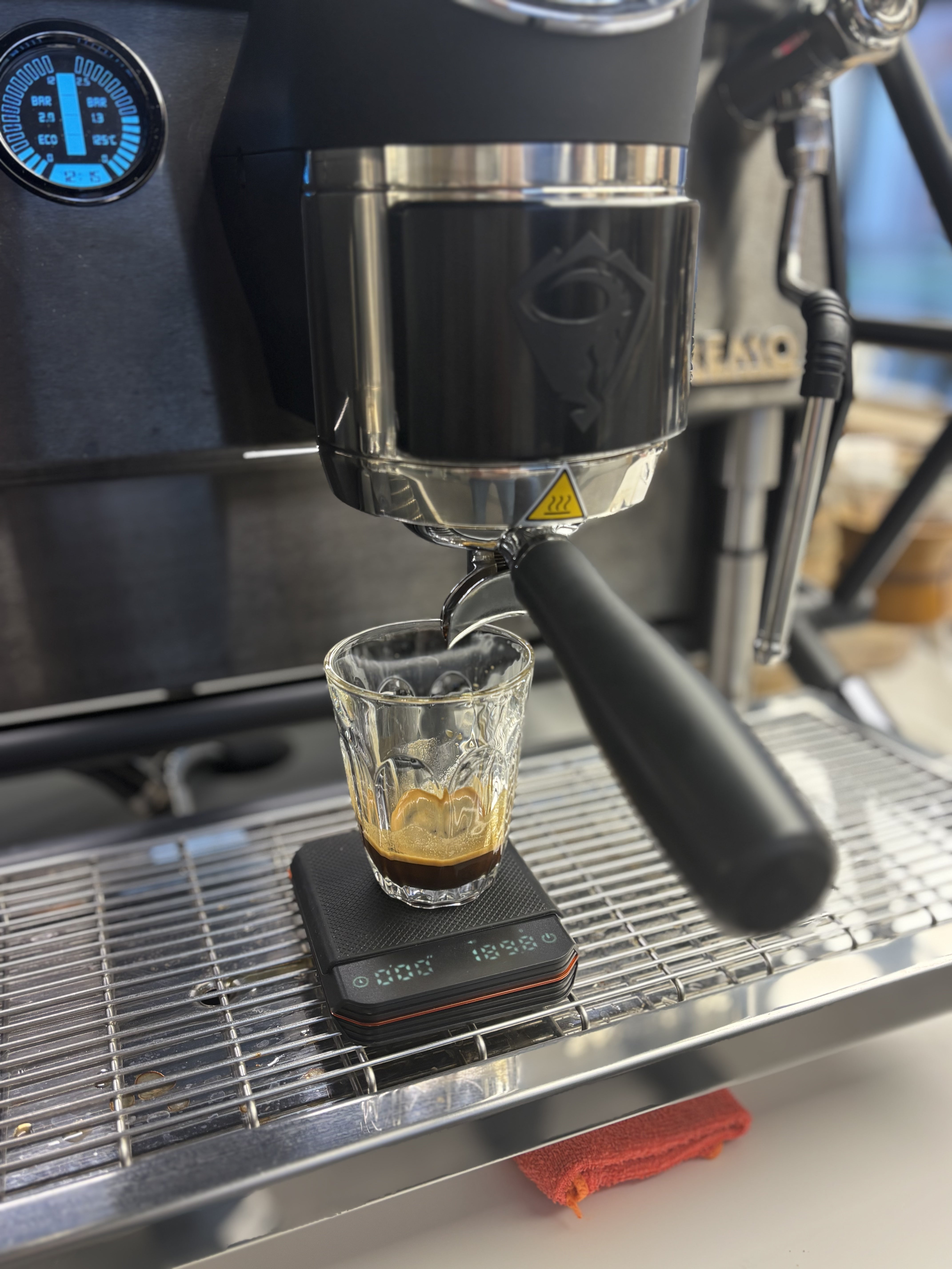 Shot scales – Java Roastery HQ